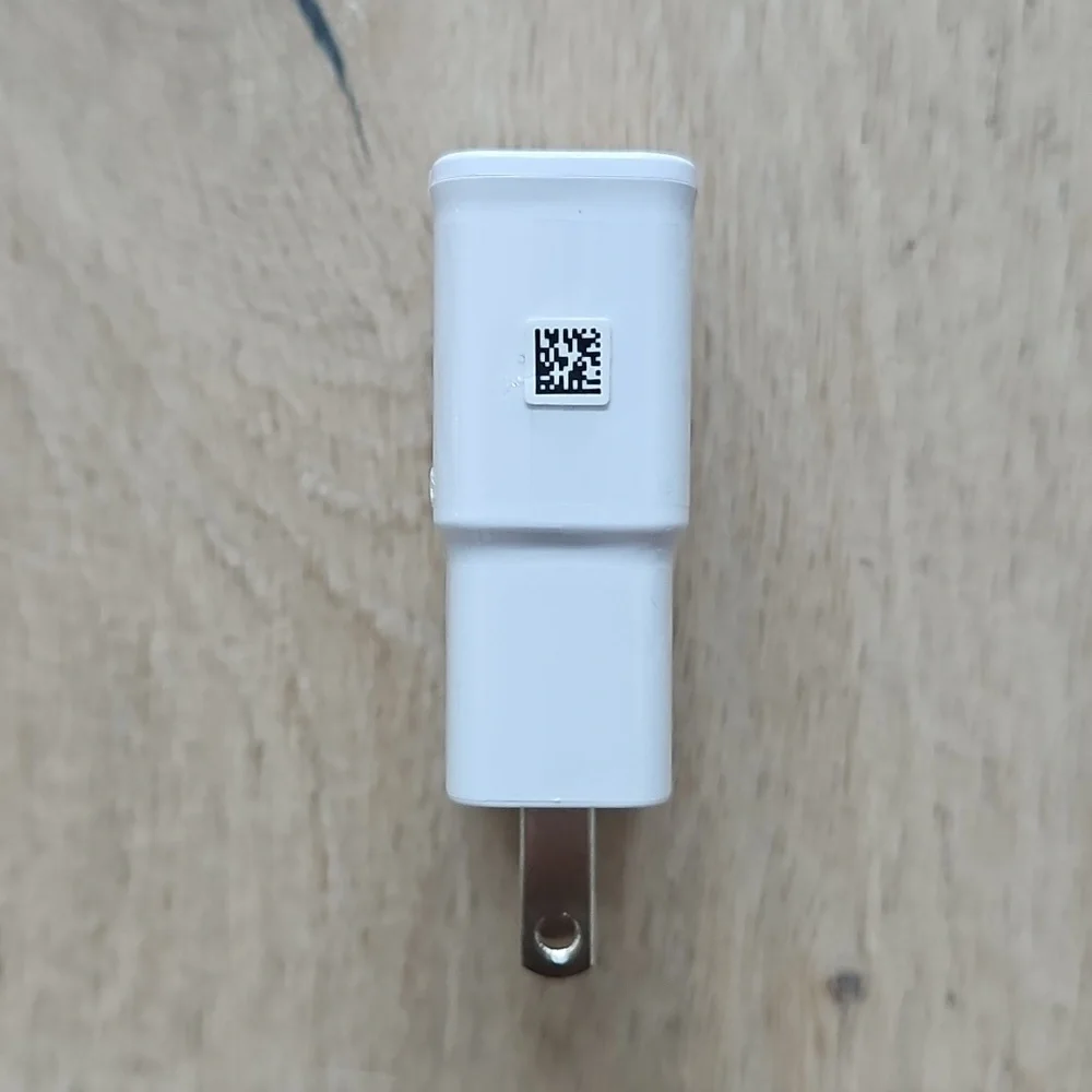 NWOB Samsung White Wall Charger Adapter